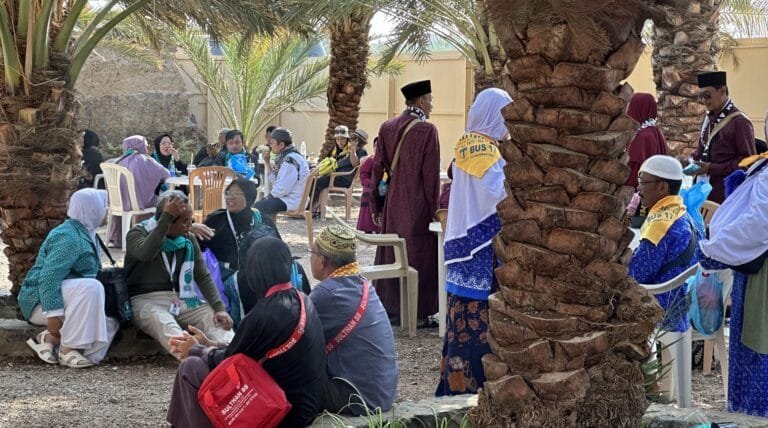11 Cara Mempersiapkan Fisik dan Tips Menjaga Kesehatan Selama Perjalanan Umroh
