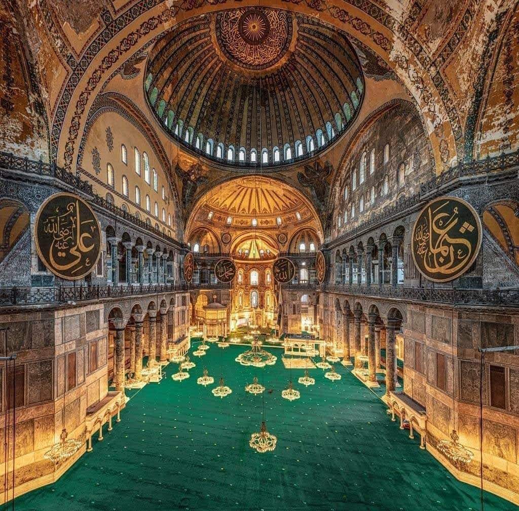 hagia sophia Menelusuri Jejak Kesultanan Utsmaniyah: Destinasi Bersejarah yang Wajib Dikunjungi di Istanbul