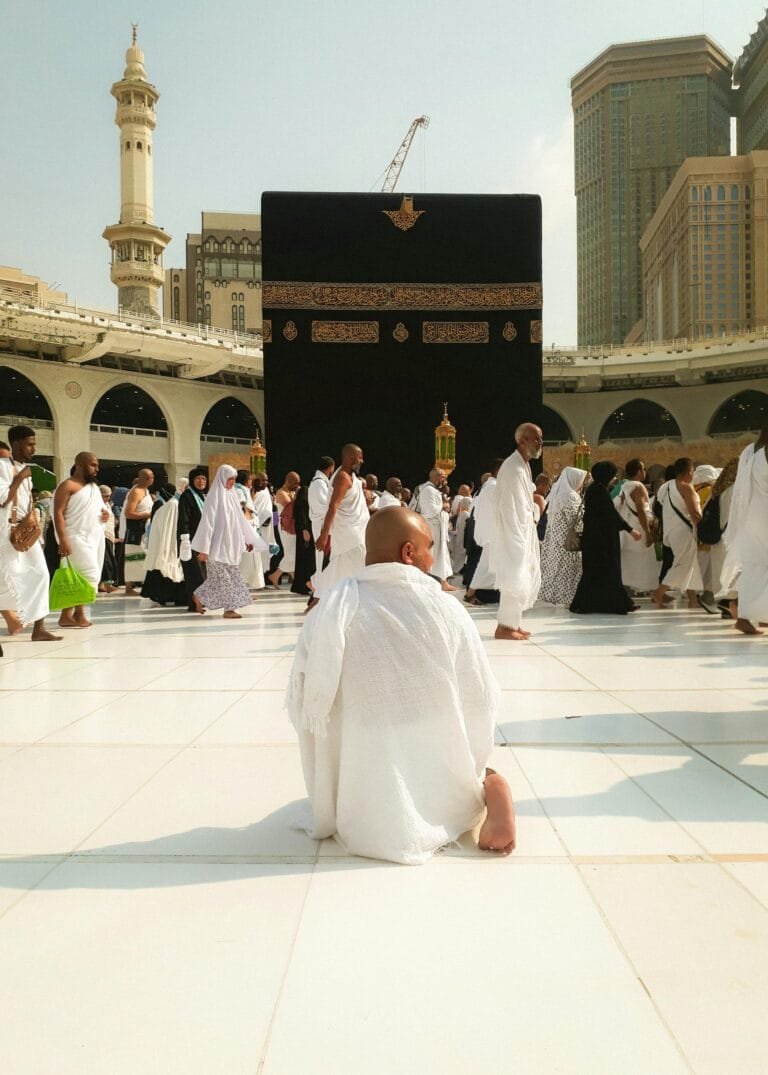 mengapa non muslim dilarang memasuki Kota Mekkah dan Madinah