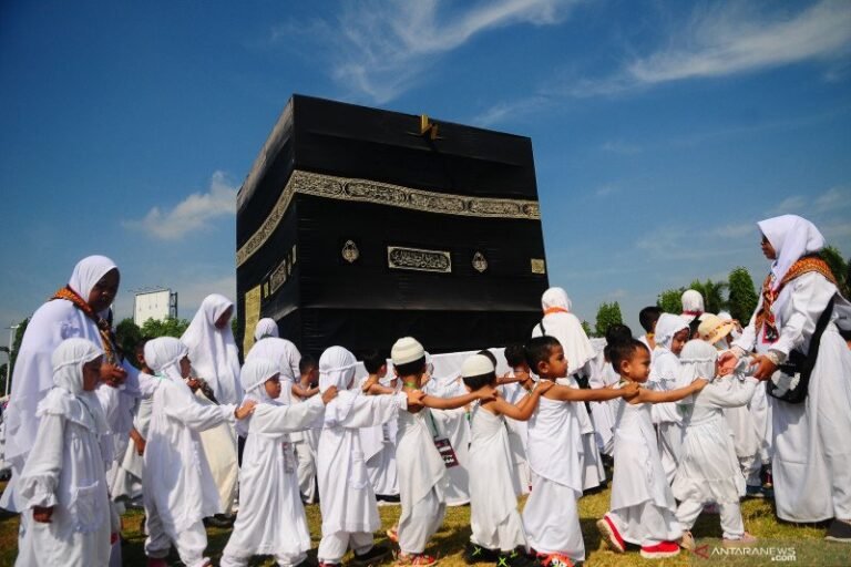 Hukum dalam Membuat Replika Ka'bah sebagai Peraga Manasik