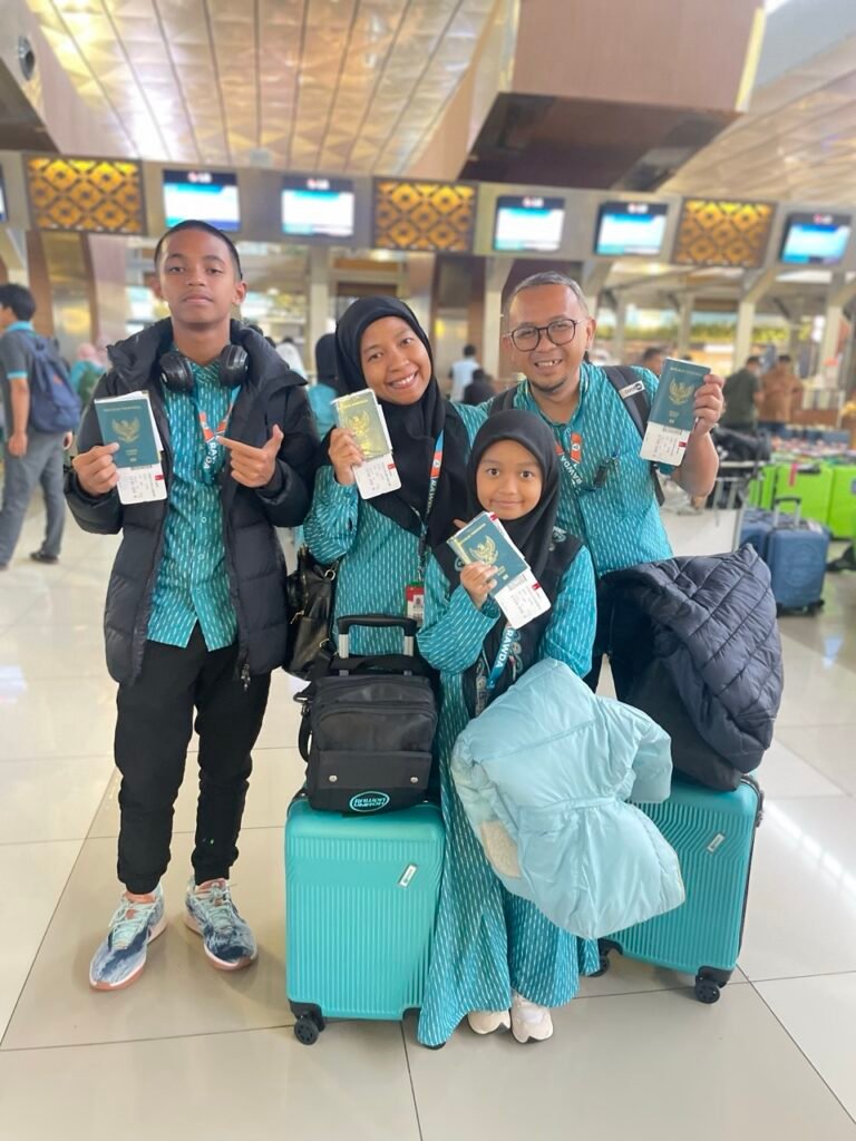 Berapa Biaya Umroh Sebenarnya? Panduan Realistis Tanpa Janji Palsu