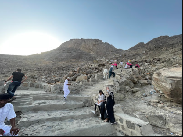 Screenshot 2025 10 29 111917 10 Destinasi Wajib Dikunjungi Selama di Mekkah