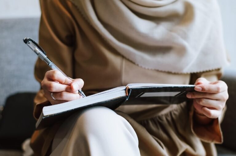 perbedaan haji furoda dan haji plus